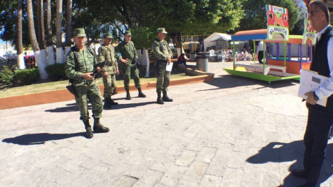 Afinan detalles para la celebración del Día de la Bandera