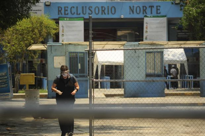 Pide CNDH garantizar vacunas COVID-19 en cárceles de México