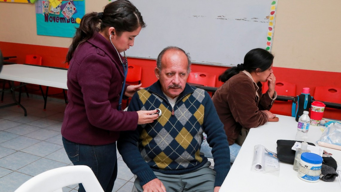 DIF y Ayuntamiento benefician a familias de Lomas