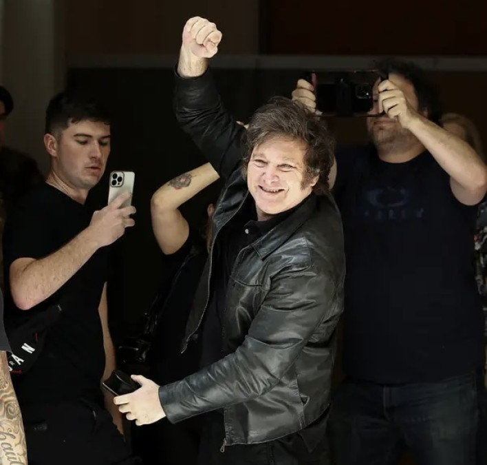 Milei gana presidencia de Argentina