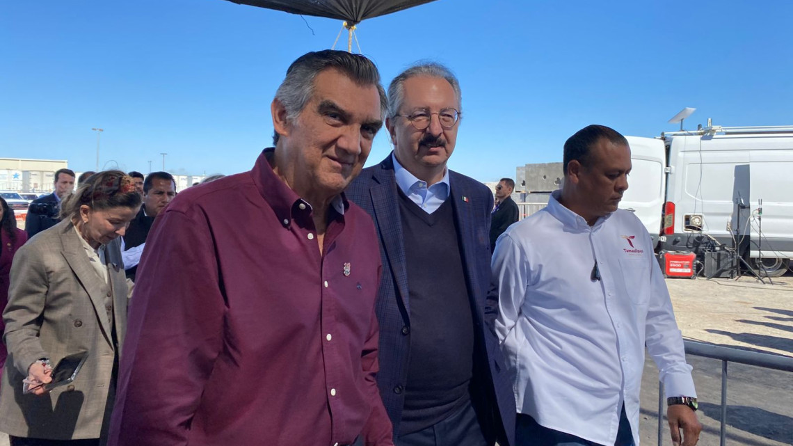 Colocan primera piedra de nueva planta industrial