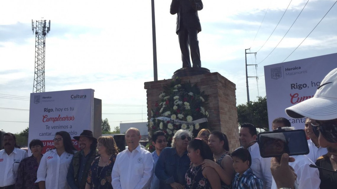 Celebran en Matamoros el cumpleaños de Rigo Tovar