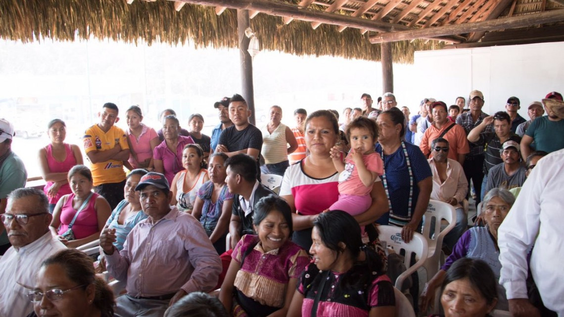Anuncia apoyos para auténticos vendedores de Playa Miramar