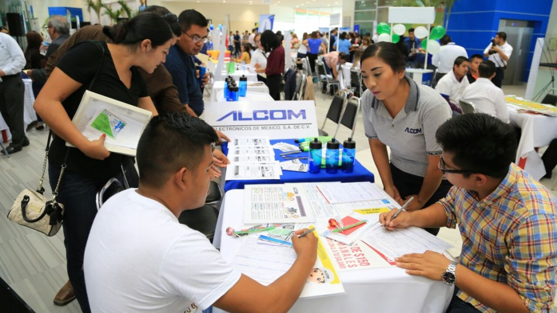 Inaugura Gobernador Feria Nacional del Empleo para los Jóvenes