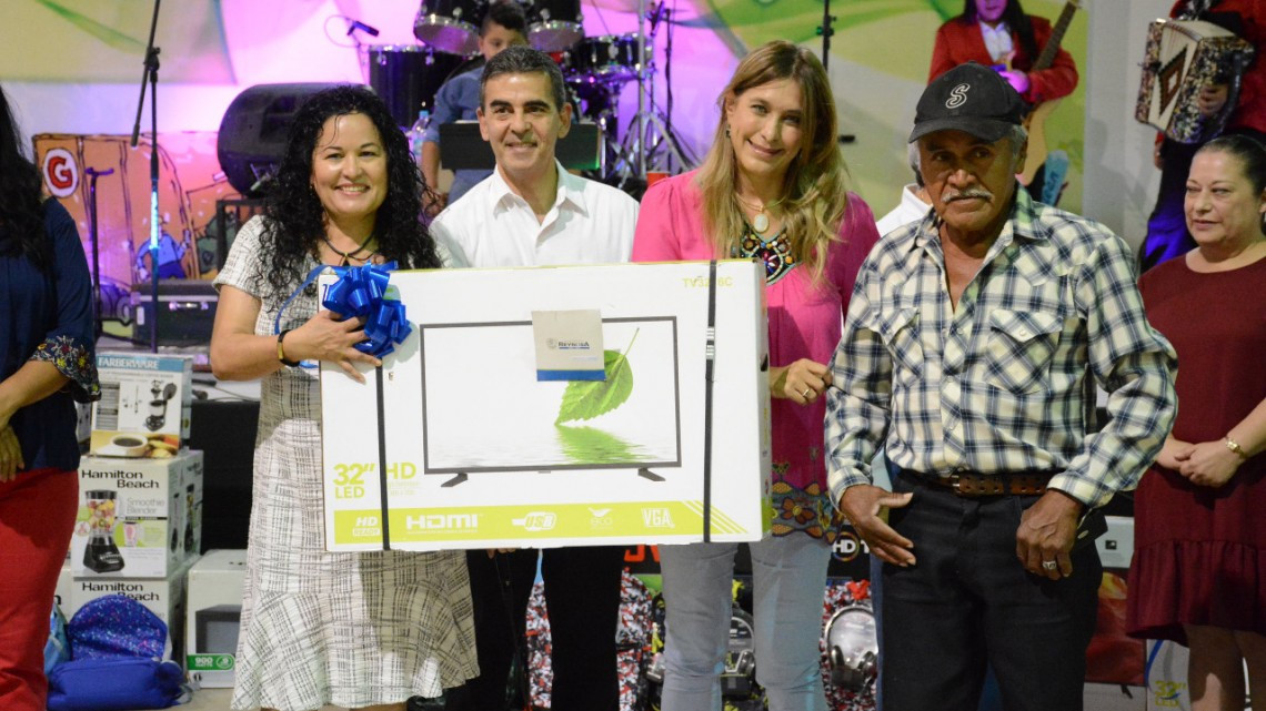 Felicita Maki a barrenderos en su día