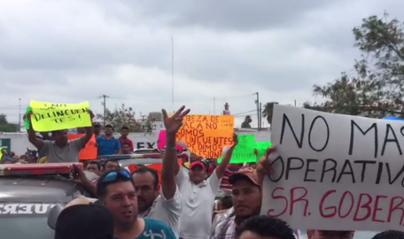 Presentan taxistas de Reynosa pliego petitorio