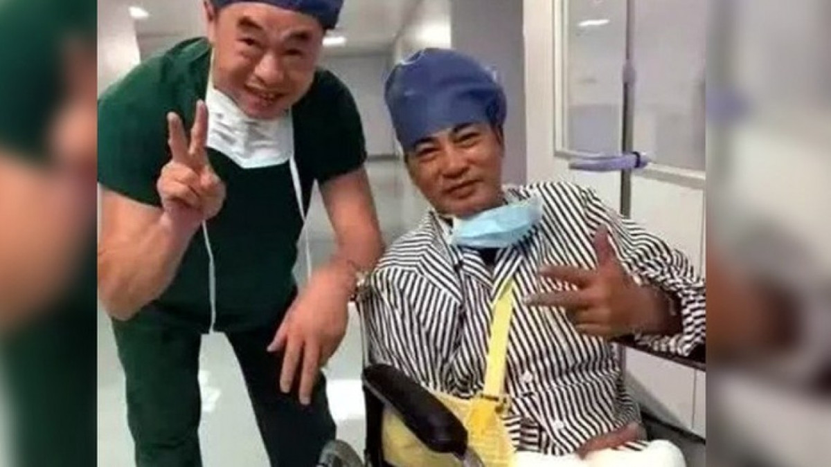 Simon Yam es apuñalado en evento 