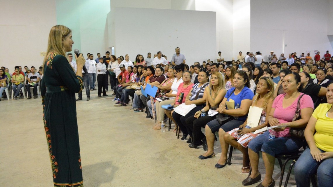 Concluye Reynosa entrega de becas a universitarios