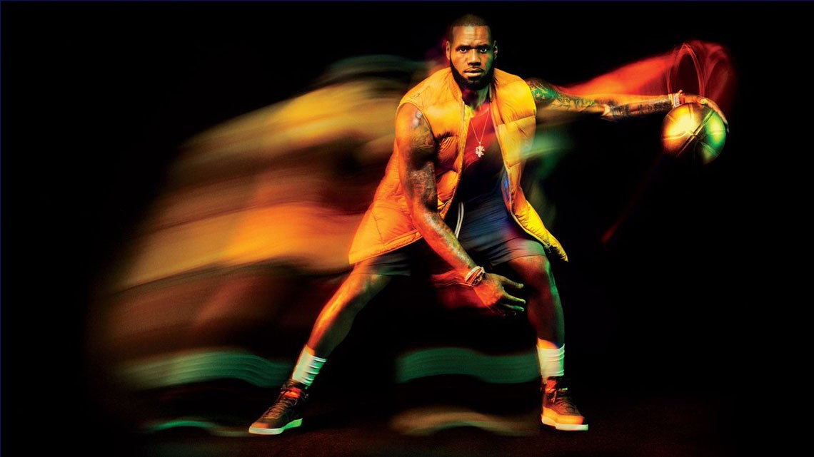 LeBron James 'corona' la portada de GQ
