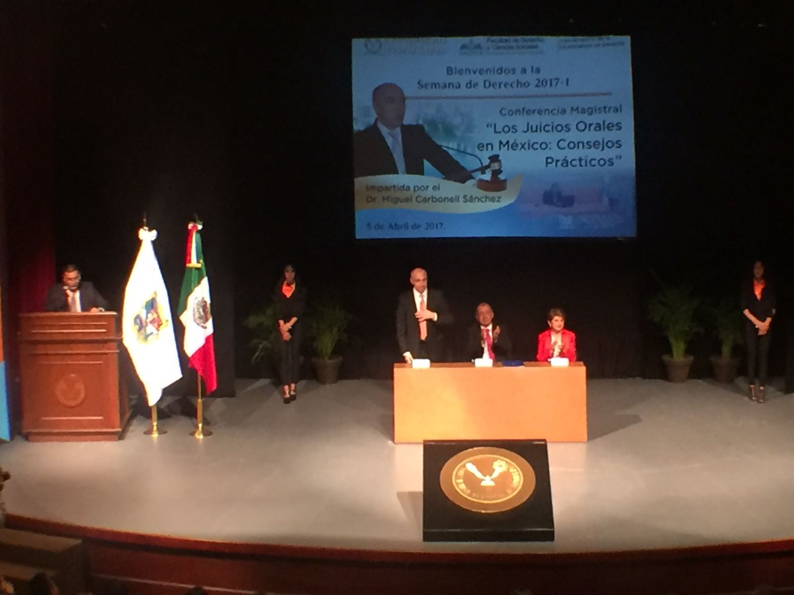 Miguel Carbonell expone sobre los Juicios Orales en México