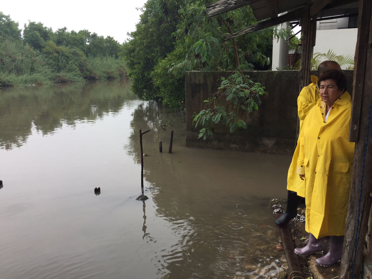 Recorre Alcaldesa la Moscú al tener ya  varias calles inundadas