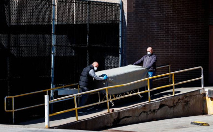EU busca adquirir 100 mil bolsas para cadáveres por covid-19 
