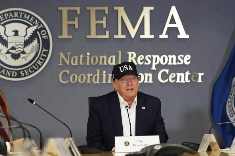 Veinte estados demandan a FEMA por cancelar fondos para prevención de desastres