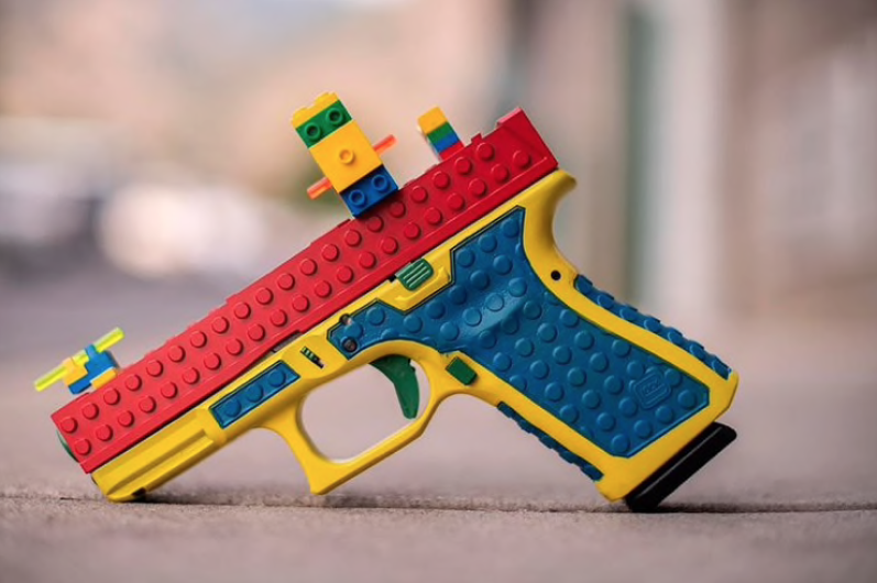 Pistola que se asemeja a un juguete Lego desata polémica en EU