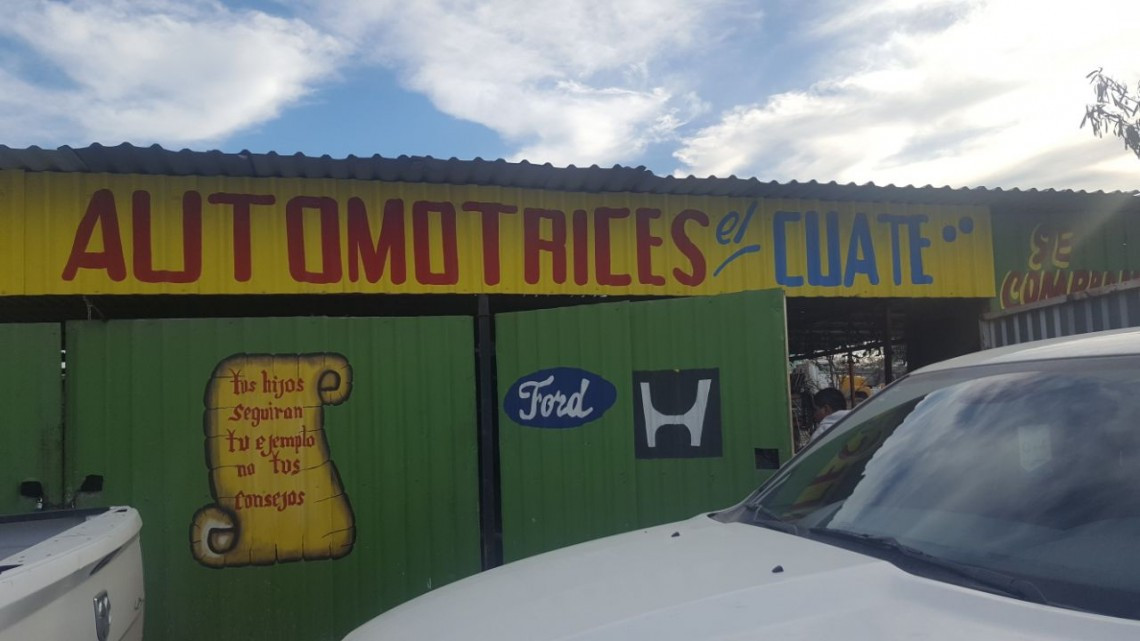 Aseguran establecimientos de autopartes