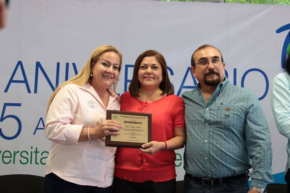 Alcalde acude a ceremonia de aniversario de la Universidad Tecnológica