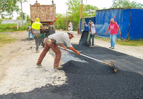 Obras Públicas trabaja en bacheo