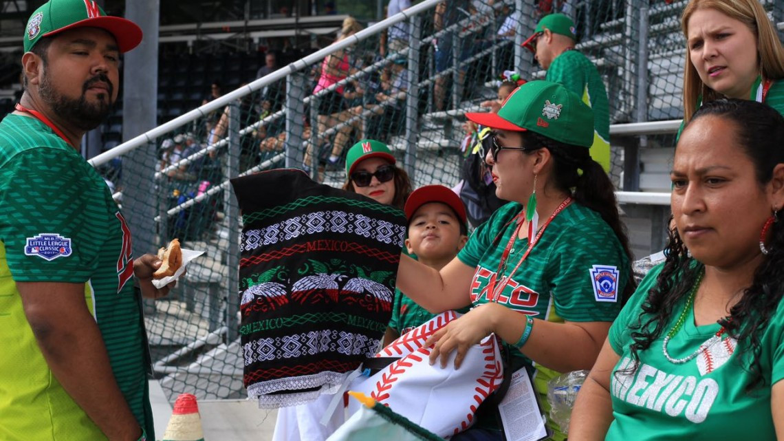 Confían familias en el triunfo de México