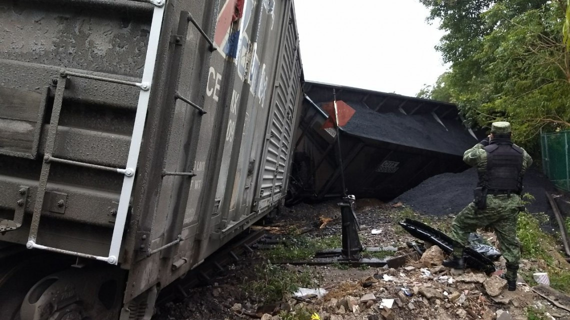 Por fortuna fue coque lo que transportaba el tren y no combustible: Bomberos