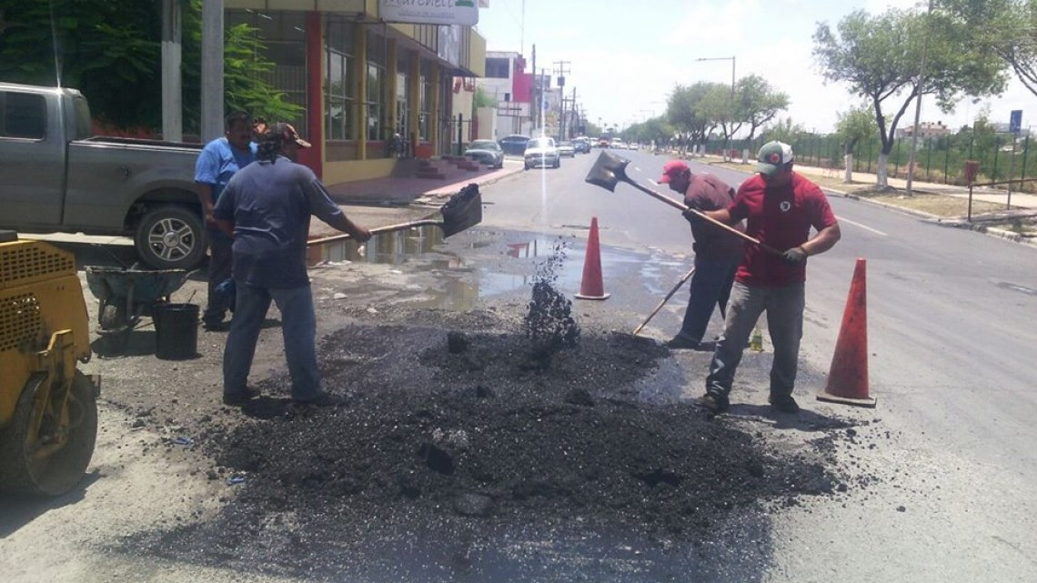 Realizan actividades de bacheo