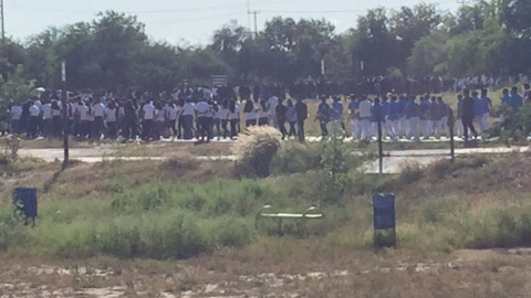 Más de 4 mil alumnos participan en caminata Pro-salud