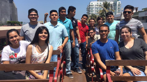 Alumnos del IIES visitan Aduana Marítima