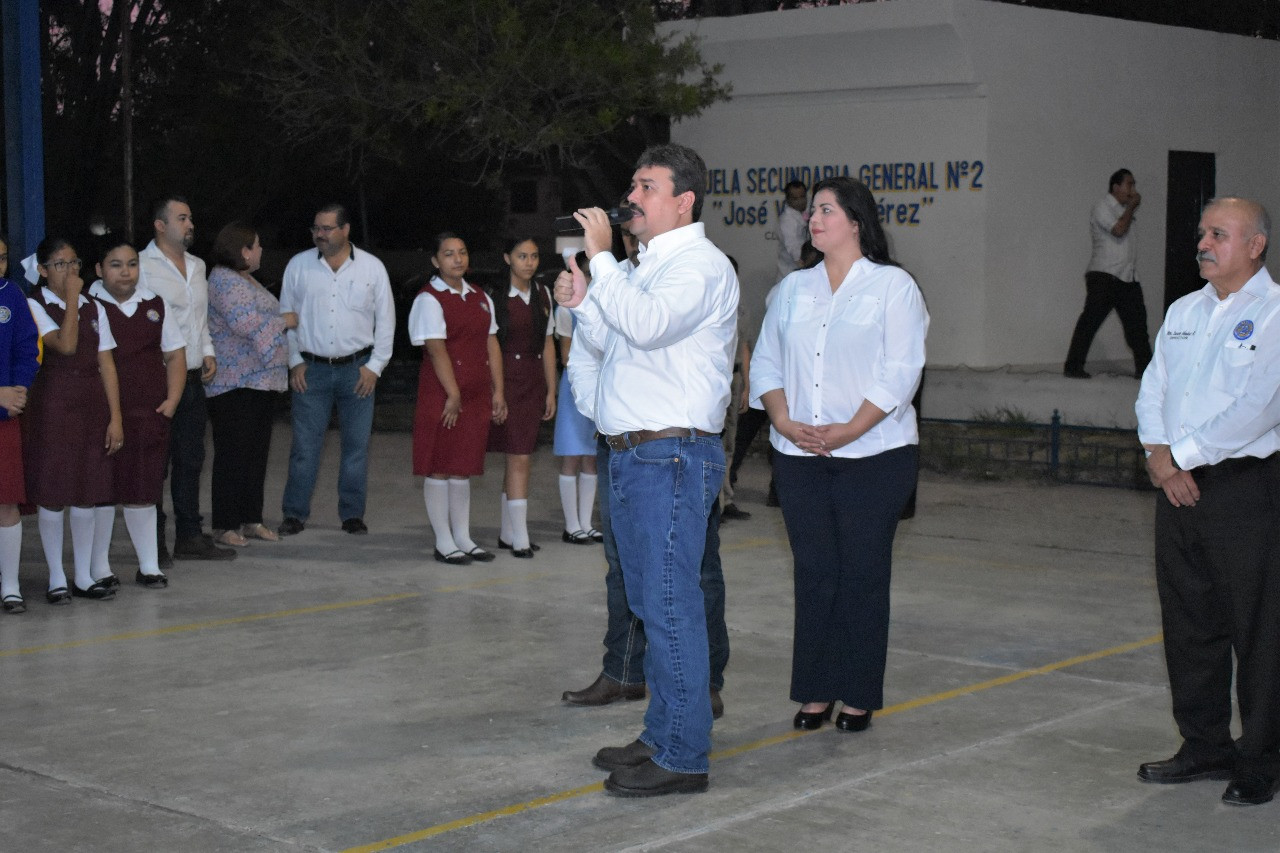 Donará Presidente Municipal 35 por ciento de su sueldo a escuelas