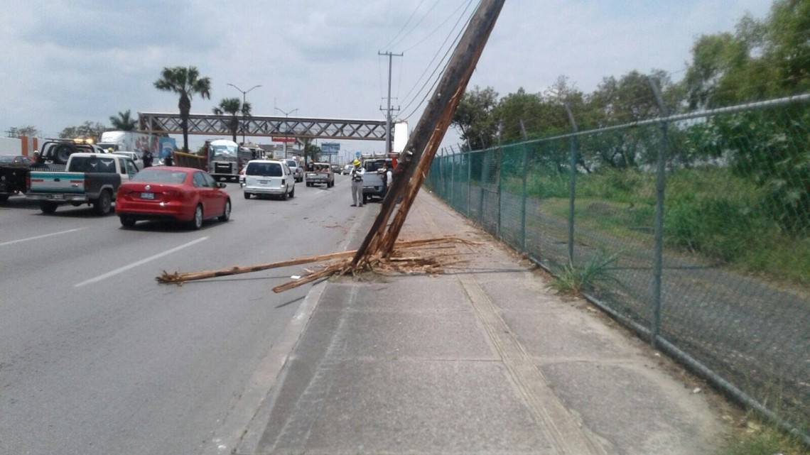 Fuerte choque frente a la UAT