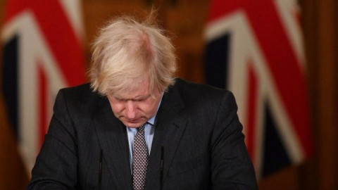 Boris Johnson se culpa por las 100 mil muertes en RU
