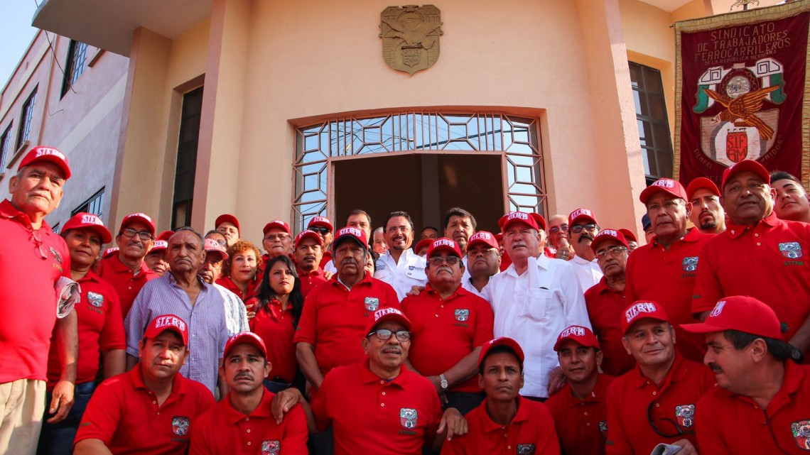 Andrés Zorrilla reconoce trabajo de los ferrocarrileros