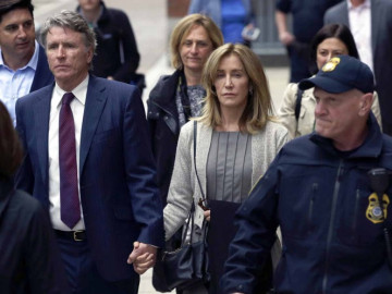 Felicity Huffman se declara culpable de fraude universitario