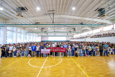 Entregó Alcalde de Reynosa Tarjetas de Becas para Universitarios