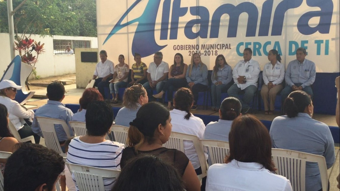 Gobierno local apoya tema educativo en infraestructura y social