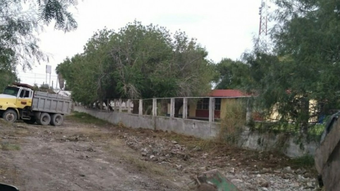 Elimina Limpieza Pública basureros clandestinos creados en entornos de planteles educativos