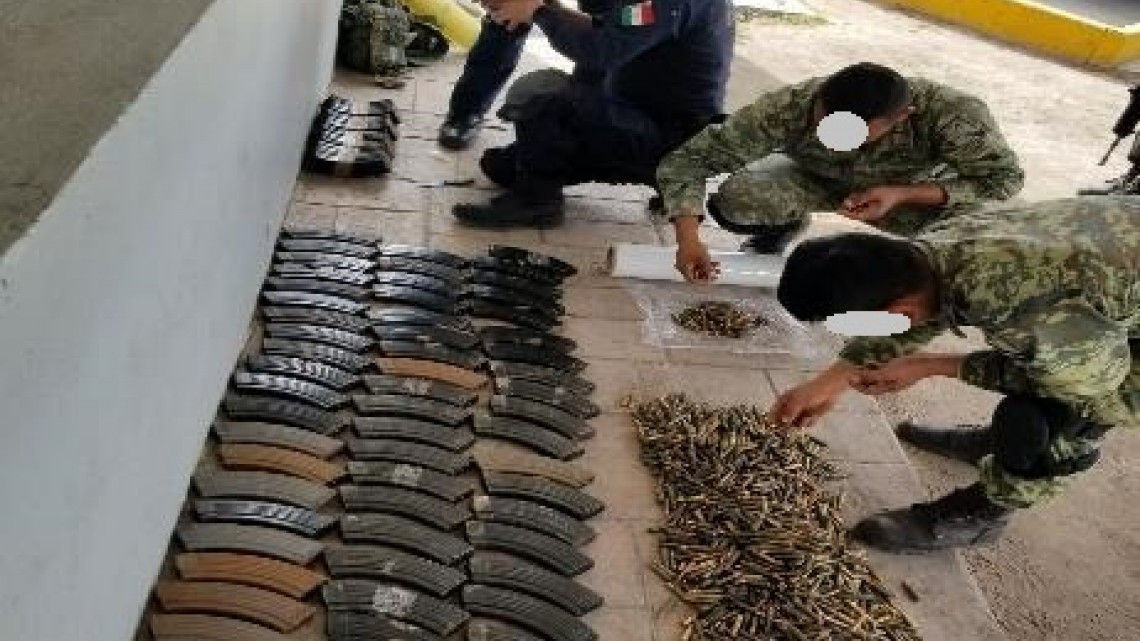 Aseguran cargadores de arma larga y cartuchos hábiles