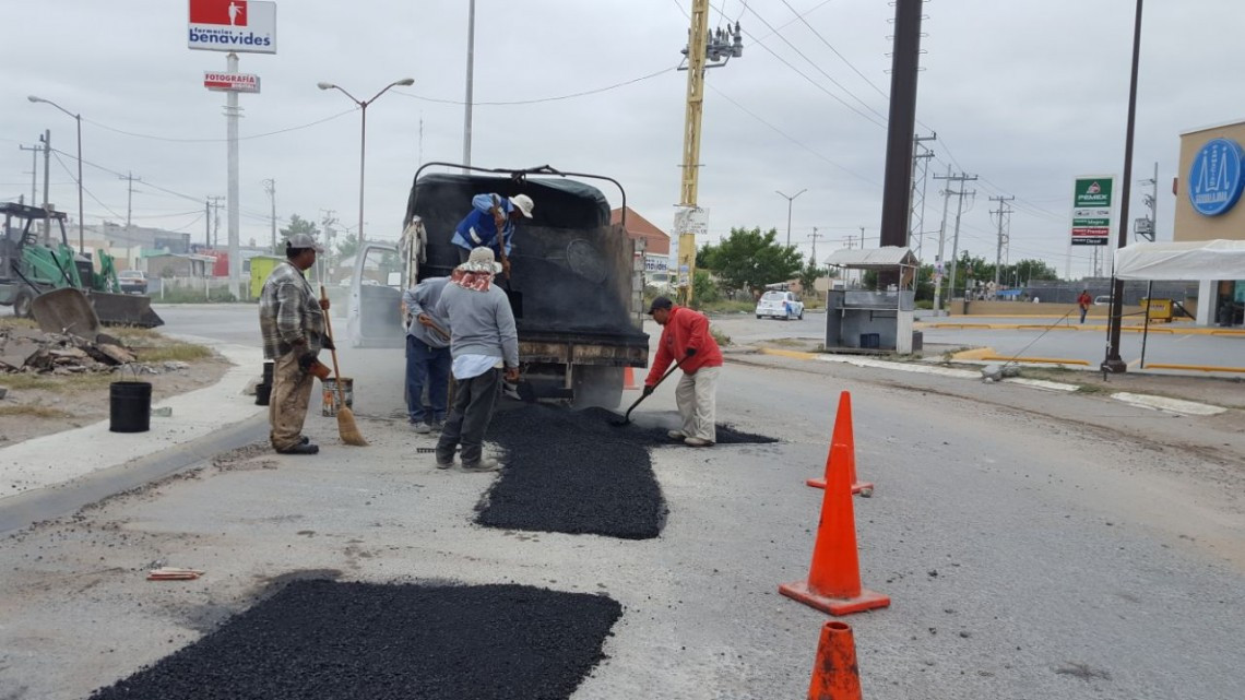 Intensifican labores de bacheo