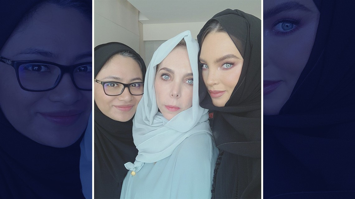 Belinda y su madre sorprenden por increíble parecido