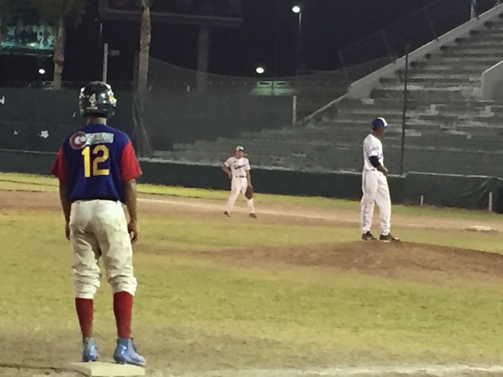 Agradecen venezolanos apoyo a pequeños beisbolistas