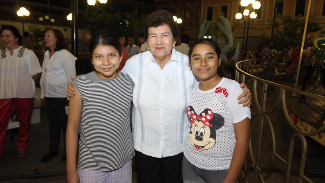 Inauguran espectacular Carrusel en Plaza Hijas