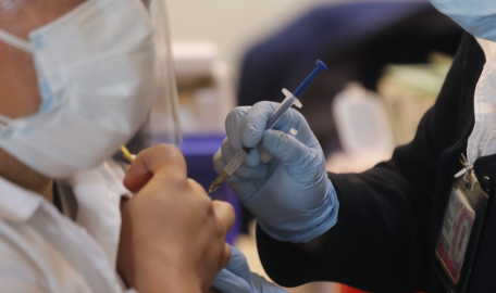 Hoy arranca el proceso de vacunación contra el COVID-19 en adultos mayores