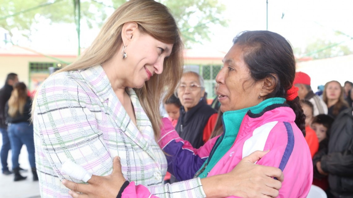 DIF y Ayuntamiento benefician a familias de Lomas