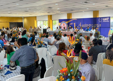 El rector Dámaso Anaya presidió la celebración del 51 Aniversario del SUTUAT  