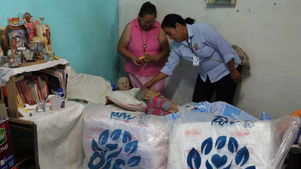 Apoya DIF a familias vulnerables con familiares discapacitados