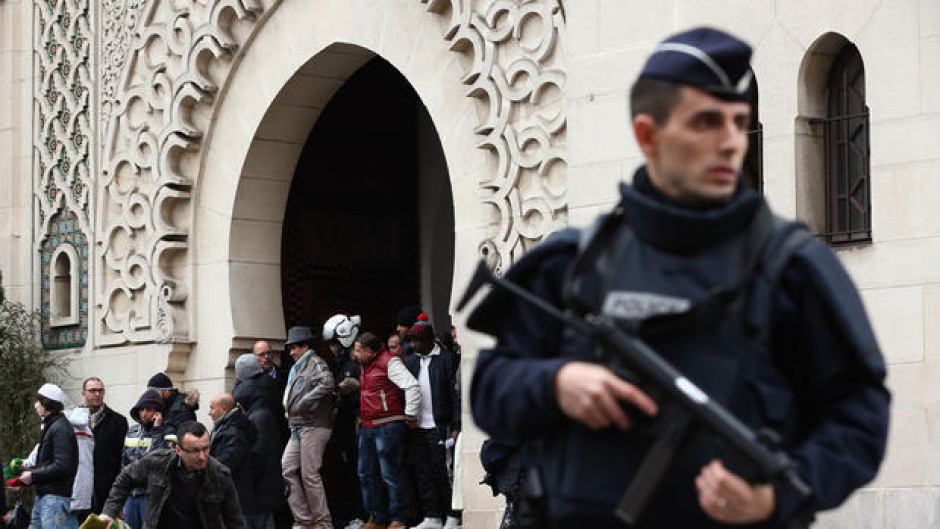 Detienen a dos sospechosos de preparar atentado en París 
