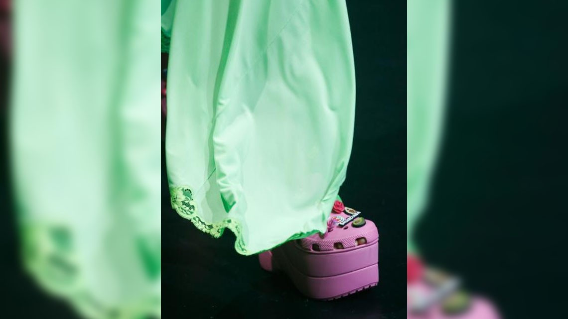 Los Crocs que asombraron en el Paris Fashion Week