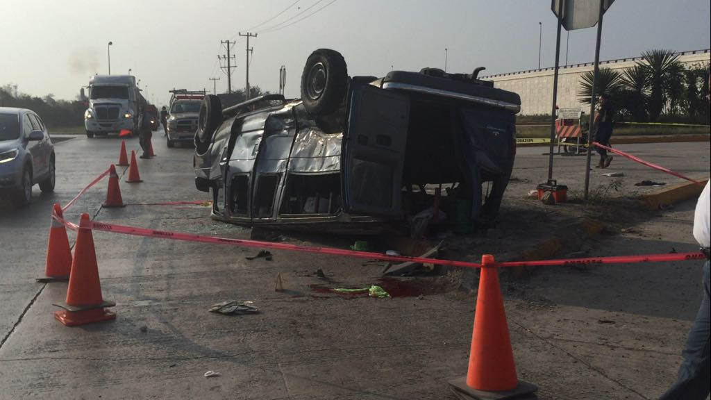 Fatídico choque deja una veintena de lesionados y una joven fallecida