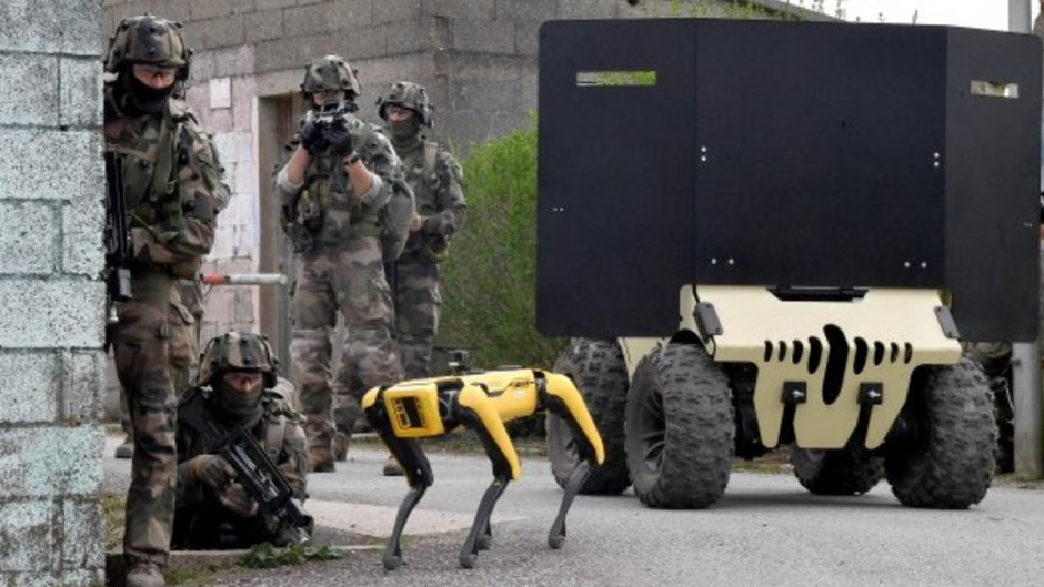 Ejército francés empieza a utilizar perros robots creados por Boston Dynamics