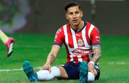 Carlos Cisneros es operado con éxito y se confirma su baja de ocho meses