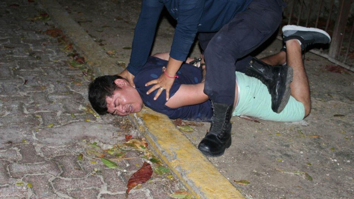 5 muertos y 15 heridos, saldo de balacera en el "Blue Parrot"