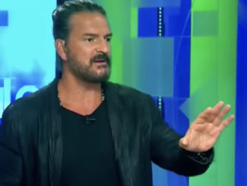 Ricardo Arjona se enoja y se va de entrevista